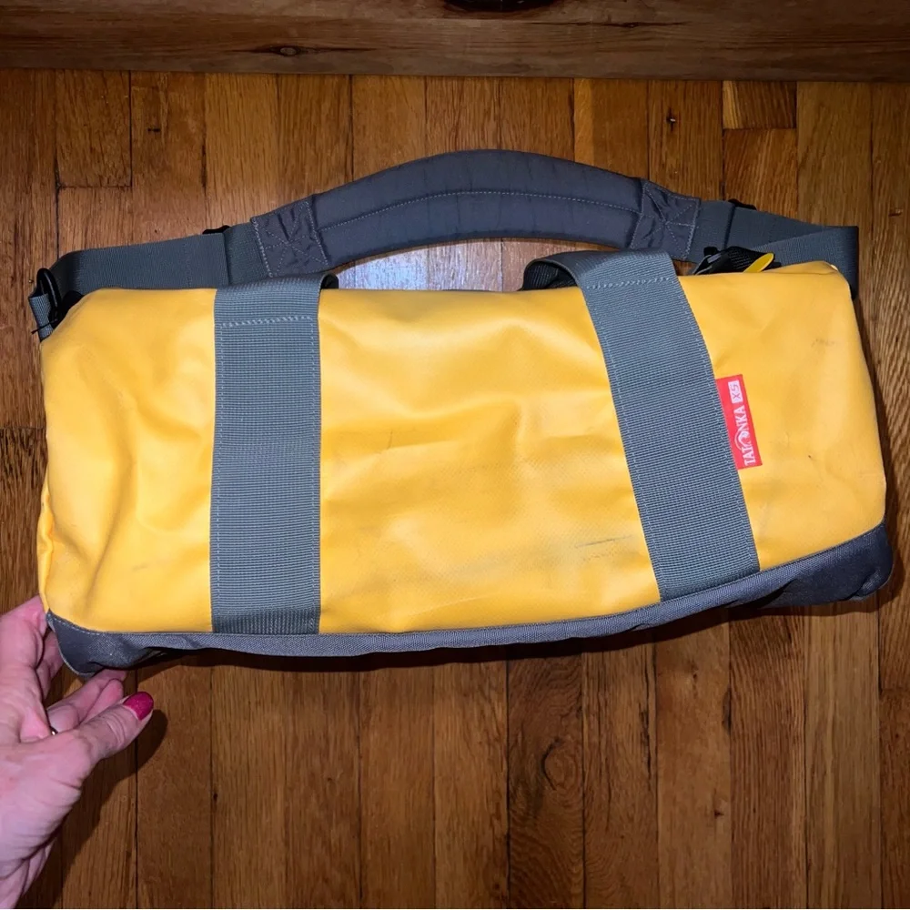 Tatonka Barrel XS Travel bag with removable shoulder strap. Excellent condition.